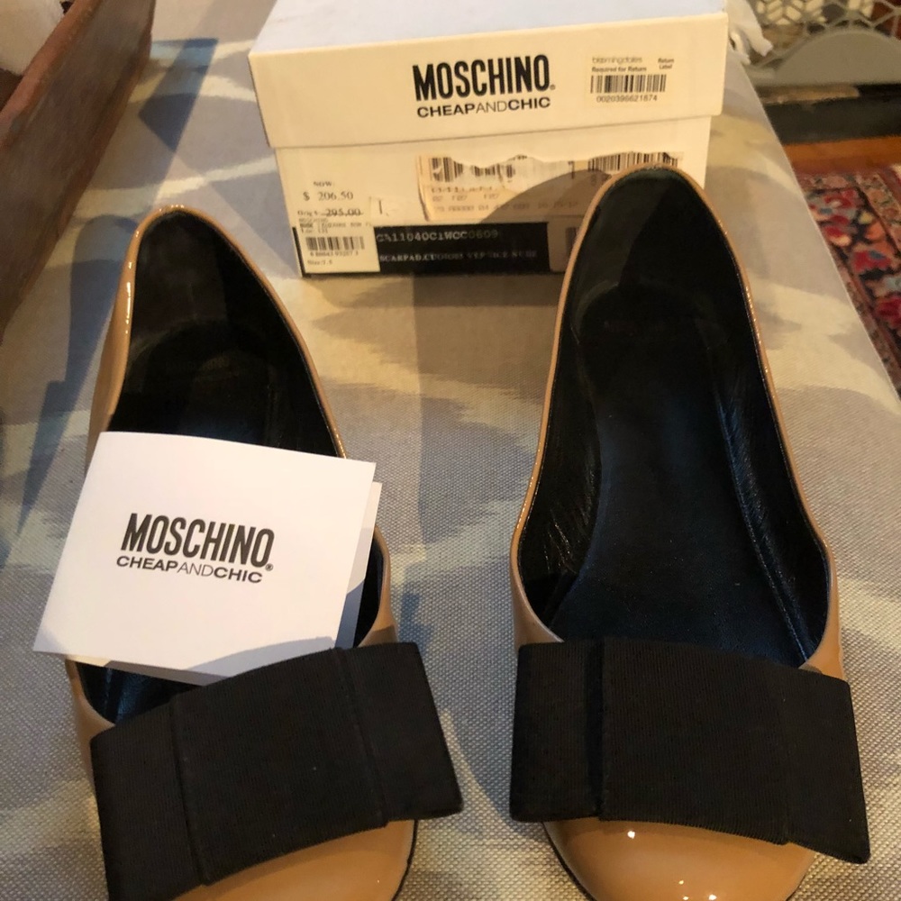 Moschino cheapandchic nude flats with black bow